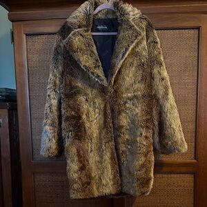 Pecaocun Faux Fur Coat
